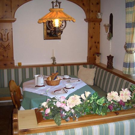 Gaestehaus Burgi Fuegen Luaran gambar