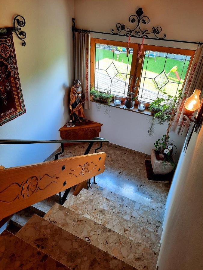 Gaestehaus Burgi Fuegen Luaran gambar