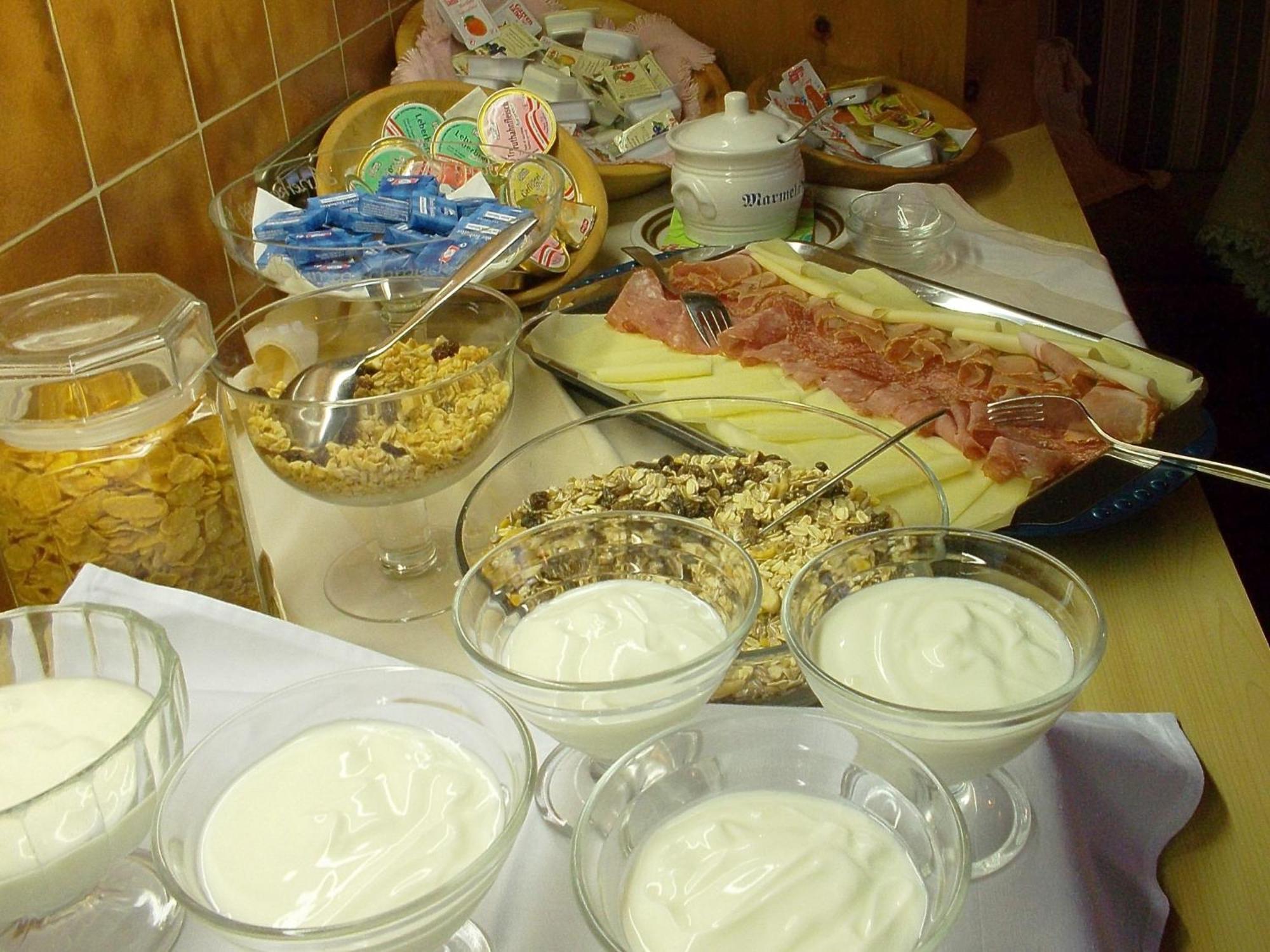 Gaestehaus Burgi Fuegen Luaran gambar