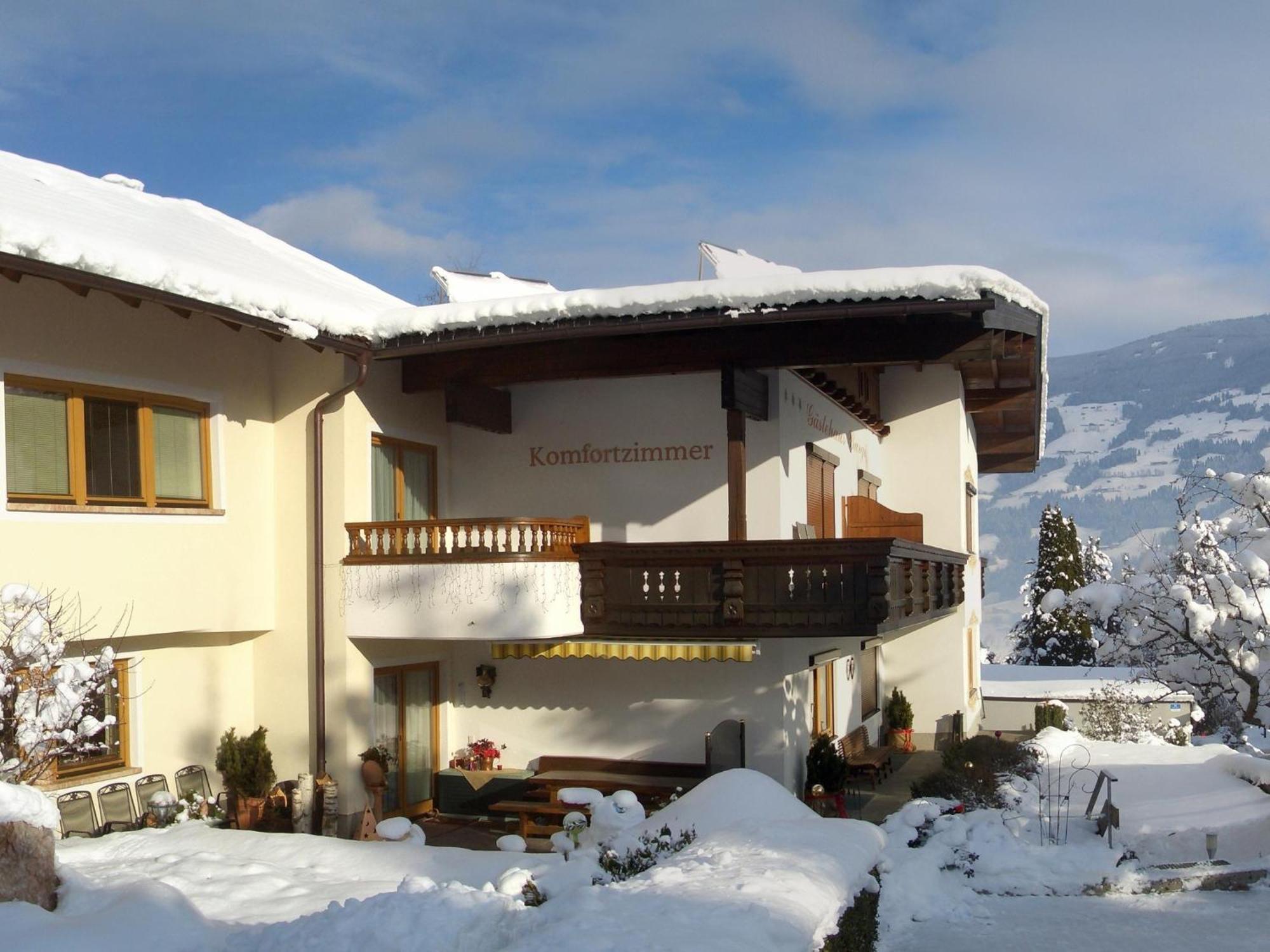 Gaestehaus Burgi Fuegen Luaran gambar